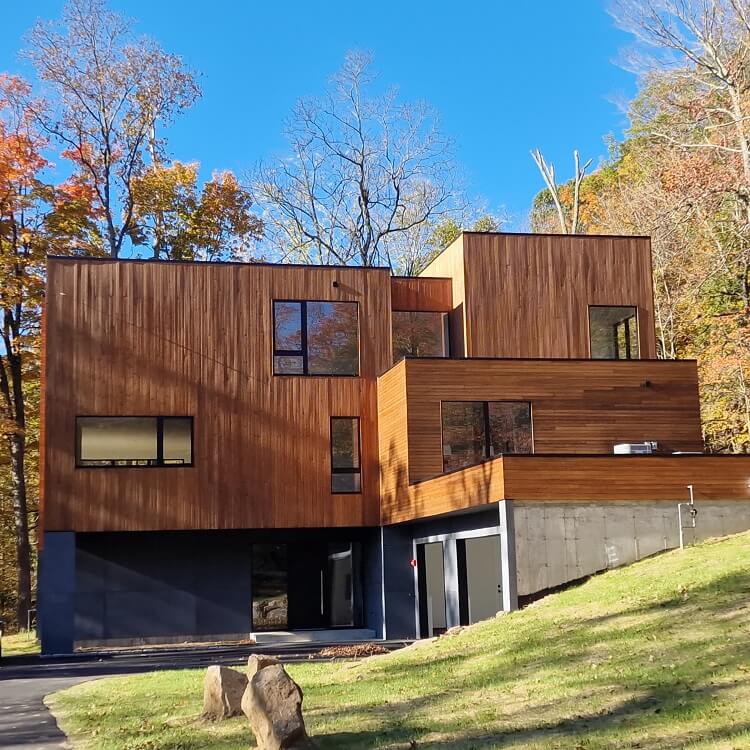 villa in woods with large black aluminium windows Aluprof MB-79N from debesto